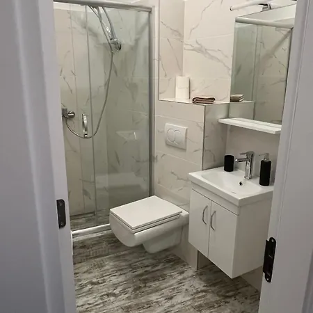 Leona F2 * Divčibare